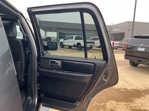 Used 2017 Lincoln Navigator Reserve image 23