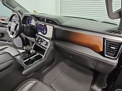 Used 2023 GMC Sierra 1500 Denali w/ Technology Package image 39