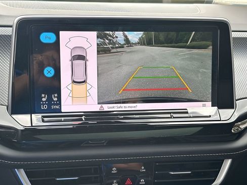 New 2026 Volkswagen Atlas Cross Sport SEL image 17