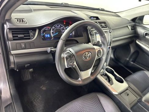 Used 2014 Toyota Camry SE image 13