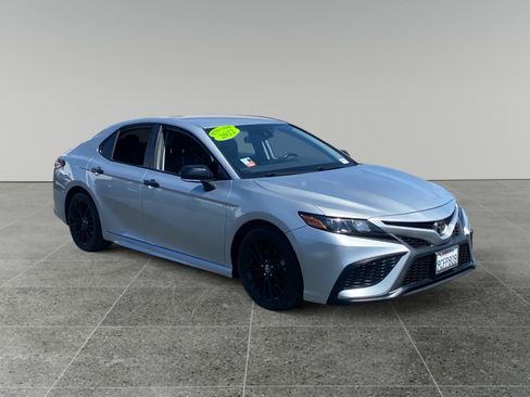 Used 2022 Toyota Camry SE w/ Convenience Package AWD/4WD image 7