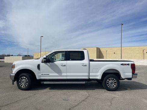 Used 2022 Ford F250 Lariat w/ Lariat Value Package image 2