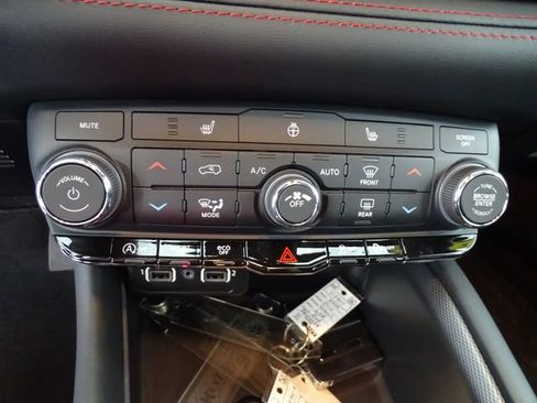 Certified 2026 Dodge Durango GT w/ Blacktop Package AWD/4WD image 12