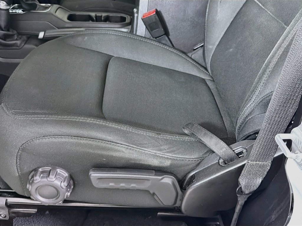Used 2018 Jeep Wrangler Sport AWD/4WD image 22