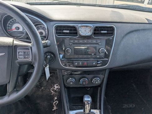 Used 2012 Chrysler 200 LX FWD image 3