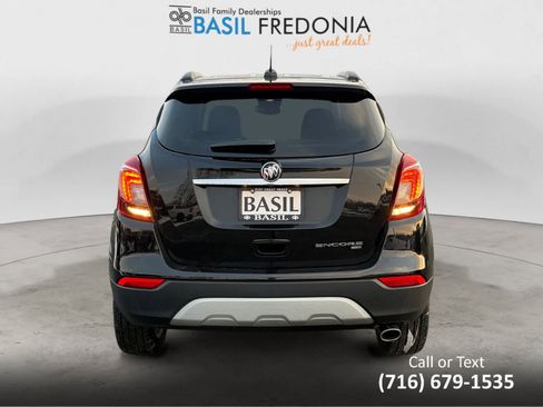 Used 2022 Buick Encore Preferred w/ Safety Package image 4