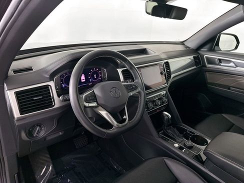 Used 2022 Volkswagen Atlas Cross Sport SEL image 9