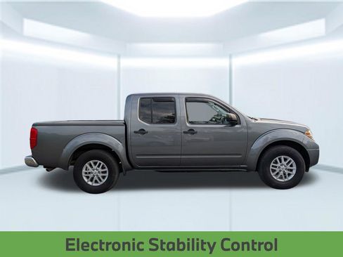 Used 2017 Nissan Frontier SV w/ SV Value Truck Package RWD image 9
