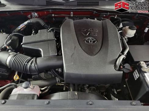 Used 2018 Toyota Tacoma SR5 RWD image 12