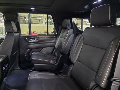 Used 2023 Chevrolet Tahoe Premier AWD/4WD image 16