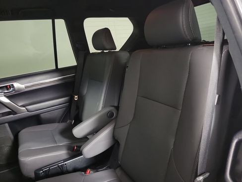 Used 2023 Lexus GX 460 Premium w/ Accessory Package AWD/4WD image 14