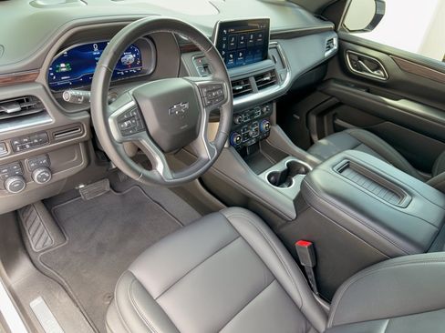 Used 2023 Chevrolet Tahoe Z71 AWD/4WD image 4