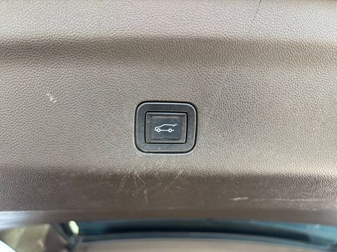 Used 2021 GMC Yukon XL Denali AWD/4WD image 33