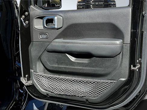 Used 2020 Jeep Gladiator Rubicon image 25