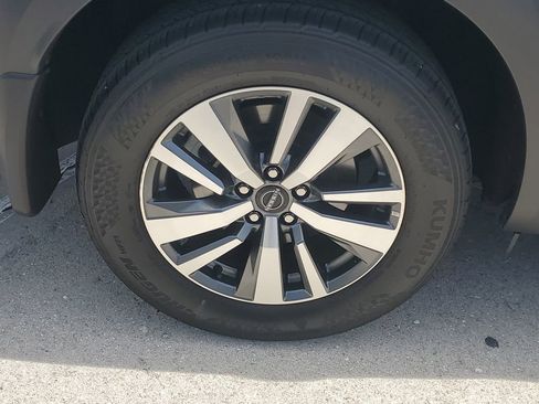 Certified 2024 Nissan Pathfinder SL FWD image 13