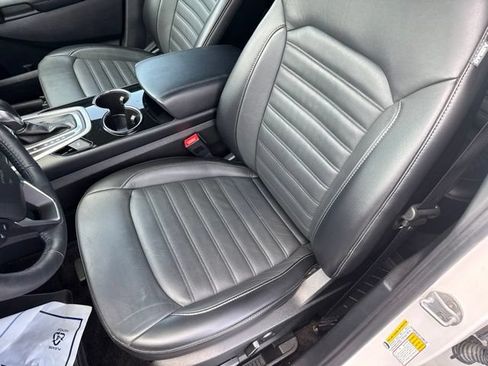 Used 2018 Ford Edge SEL w/ Equipment Group 201A FWD image 17