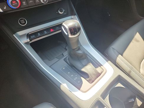 New 2025 Audi Q3 2.0T Premium image 13