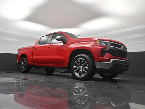 Used 2023 Chevrolet Silverado 1500 LT AWD/4WD image 18