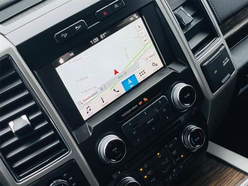 Used 2018 Ford F150 Lariat w/ Equipment Group 502A Luxury image 21