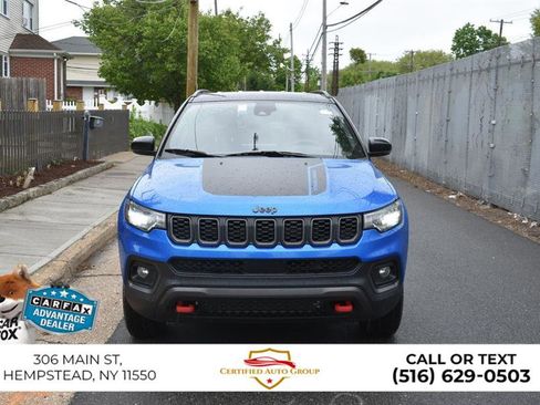 Used 2025 Jeep Compass Trailhawk AWD/4WD image 3