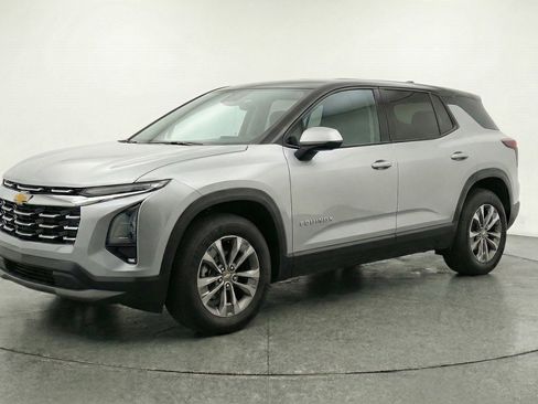 Used 2025 Chevrolet Equinox LT FWD image 3