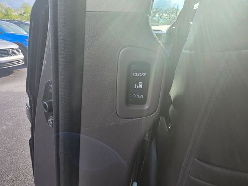 Used 2013 Honda Odyssey EX-L image 17