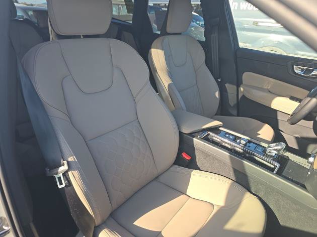 Certified 2026 Volvo XC60 B5 Plus AWD/4WD image 4