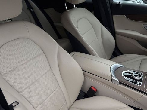 Used 2019 Mercedes-Benz C 300 4MATIC Sedan image 45