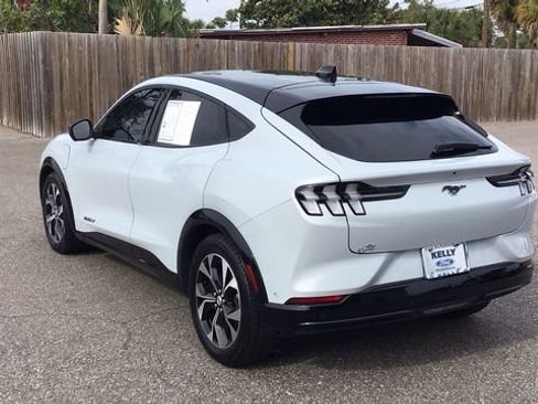 Certified 2022 Ford Mustang Mach-E Premium image 7