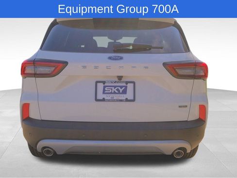 New 2025 Ford Escape SE image 4