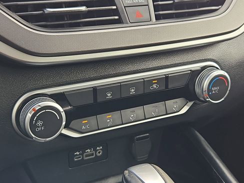 Used 2025 Nissan Altima 2.5 SR image 24