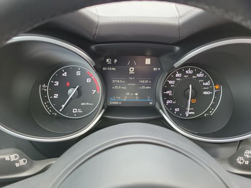 Used 2022 Alfa Romeo Stelvio Veloce AWD/4WD image 34