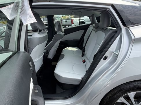 Used 2021 Toyota Prius Prime XLE FWD image 17