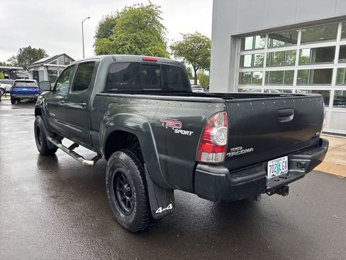 Used 2011 Toyota Tacoma 4x4 Double Cab w/ TRD Sport Pkg w/JBL Audio image 9