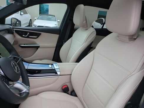 Used 2026 Mercedes-Benz GLC 300 image 16