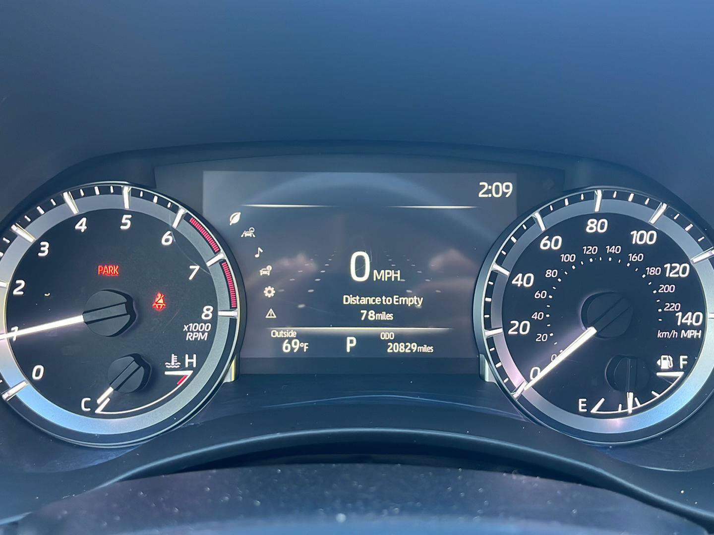 Used 2024 Toyota Highlander XLE AWD/4WD image 9