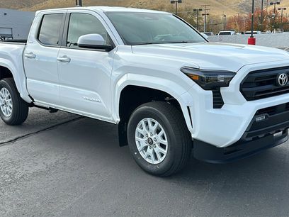 New 2025 Toyota Tacoma SR5