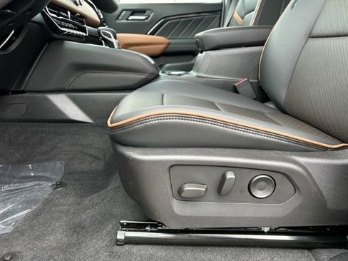 New 2026 GMC Canyon AT4 w/ AT4 Premium Package AWD/4WD image 24