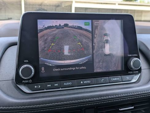 Used 2021 Nissan Rogue SL FWD image 22