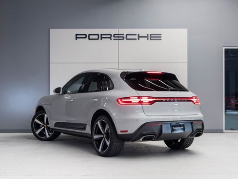 Certified 2026 Porsche Macan image 3