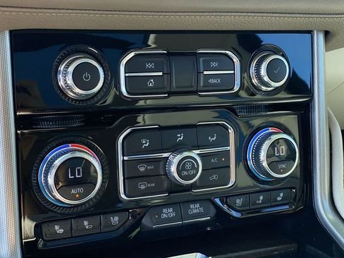 Used 2023 GMC Yukon Denali image 22