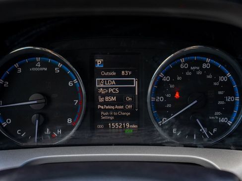 Used 2018 Toyota RAV4 Limited w/ Advanced Technology Package FWD image 35