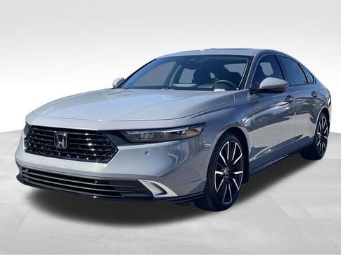 Used 2025 Honda Accord Touring image 6