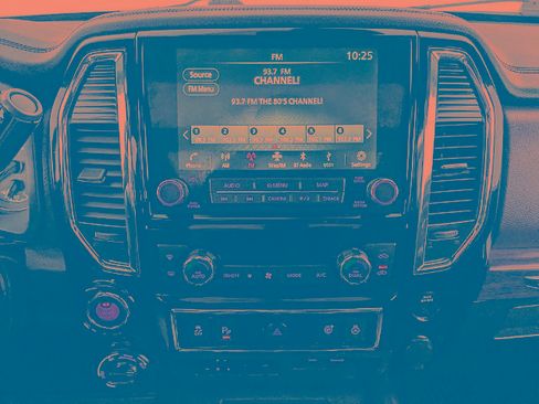 Used 2021 Nissan Titan Platinum Reserve w/ Moonroof Package image 9