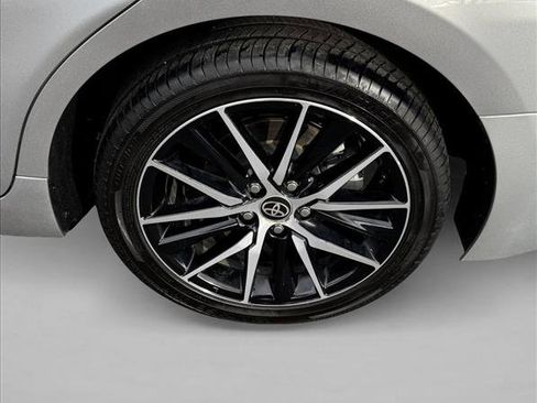 Used 2024 Toyota Camry SE image 9