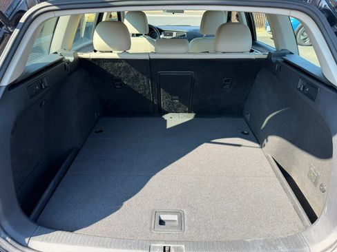 Used 2018 Volkswagen Golf SE FWD image 12