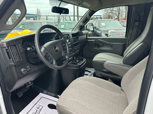 Used 2018 Chevrolet Express 3500 LT w/ LT Preferred Equipment Group image 22