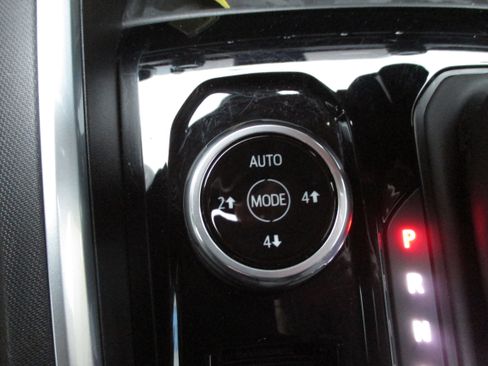 Used 2024 Chevrolet Colorado Trail Boss w/ Advanced Trailering Package image 18