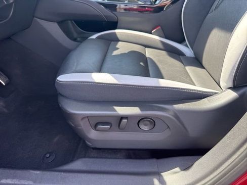 Used 2025 Buick Envision Sport Touring image 18