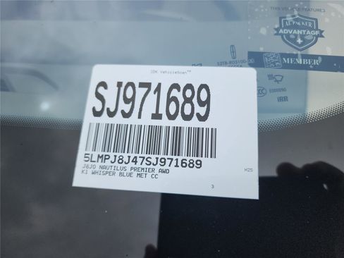 New 2025 Lincoln Nautilus Premier image 10